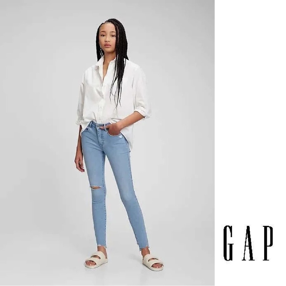 Gap Mid Rise Universal Jegging w/ Washwell